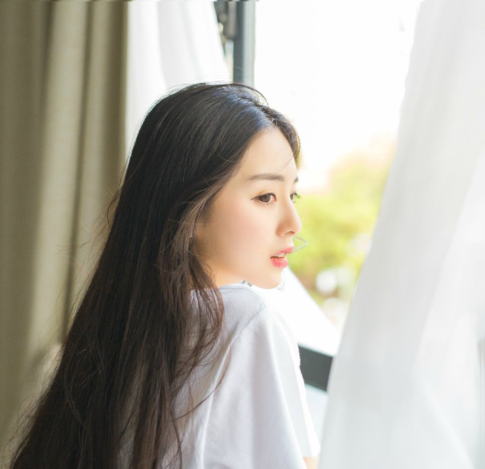 今生有情，情在细微的关爱里，情在天涯的遥寄里，情在茫茫的雪夜里。雪落下无声，而情却掷地有声，声在那里，声在我的会意里，声在你的共鸣里，凝聚成一世的情缘，一世的爱[lizhigushicom]。